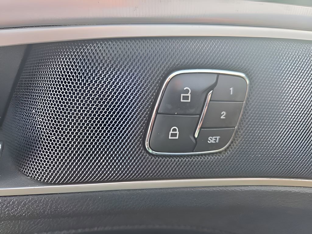 Used 2019 Lincoln MKZ Premiere image 11