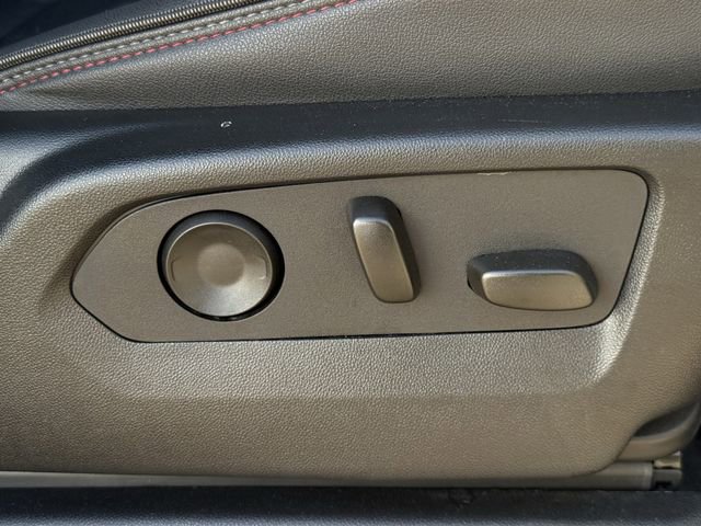 Certified 2025 Chevrolet Suburban RST image 30