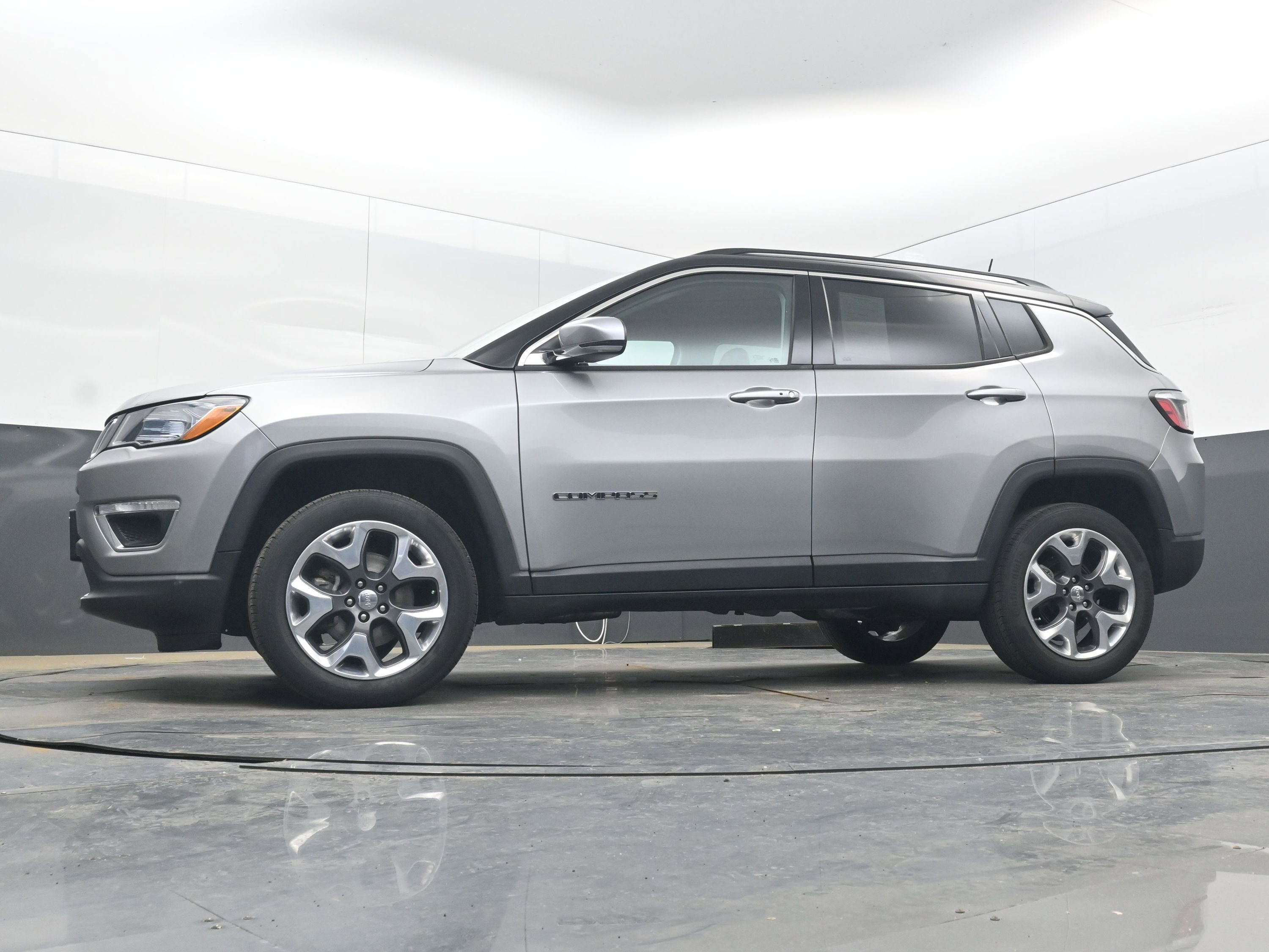 Used 2019 Jeep Compass Limited image 24