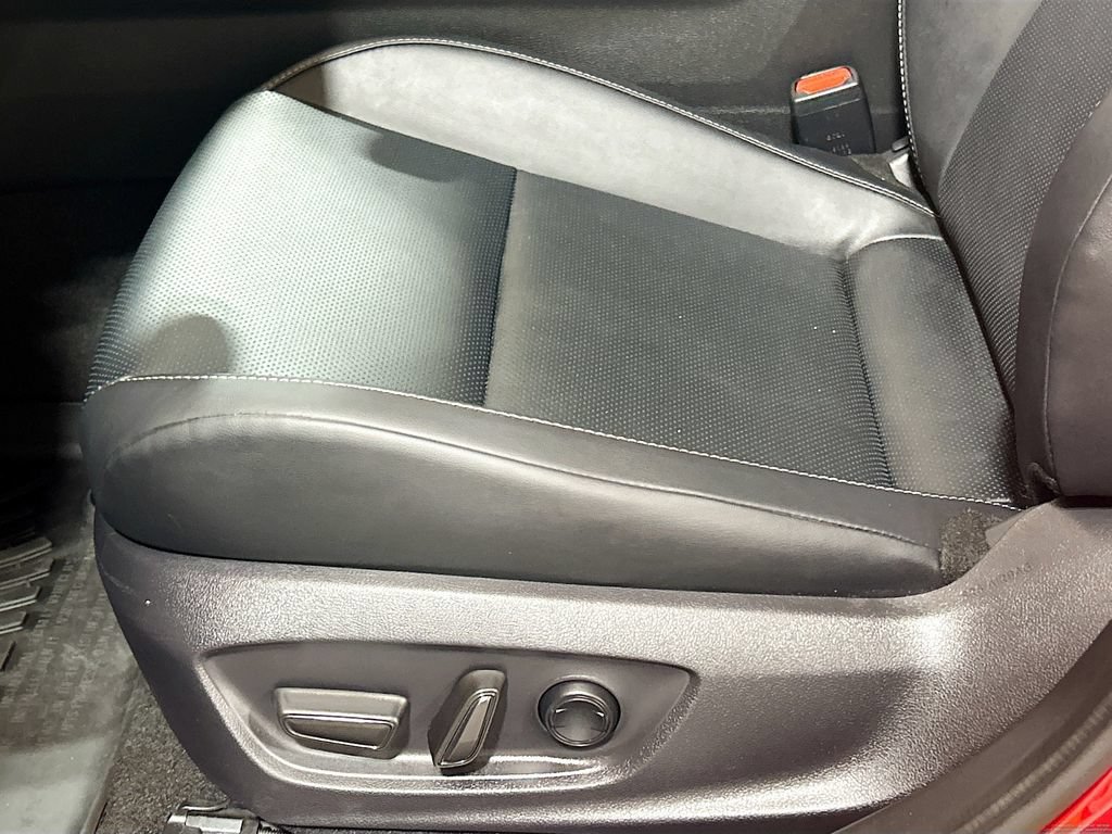 Used 2024 Toyota Prius Limited w/ Limited Premium Package FWD image 16