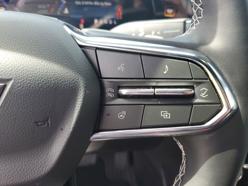 Used 2026 Chevrolet Traverse LT w/ Driver Confidence Package FWD image 33