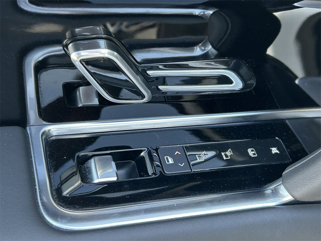 Used 2023 Land Rover Range Rover SE image 25