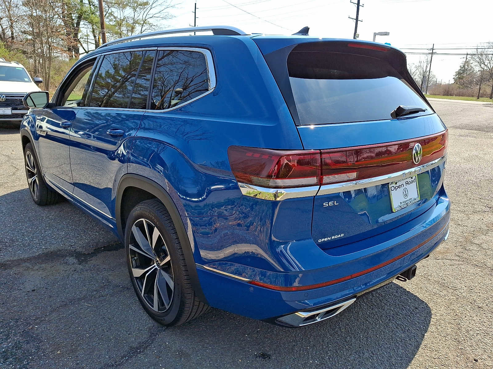 Used 2025 Volkswagen Atlas SEL Premium R-Line image 4