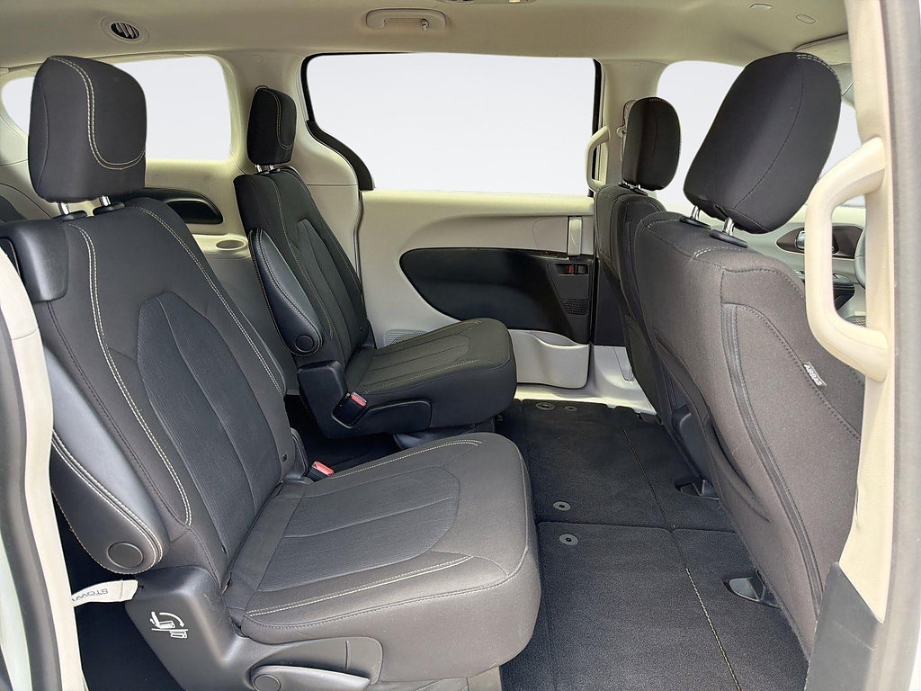 Used 2023 Chrysler Voyager LX FWD image 26
