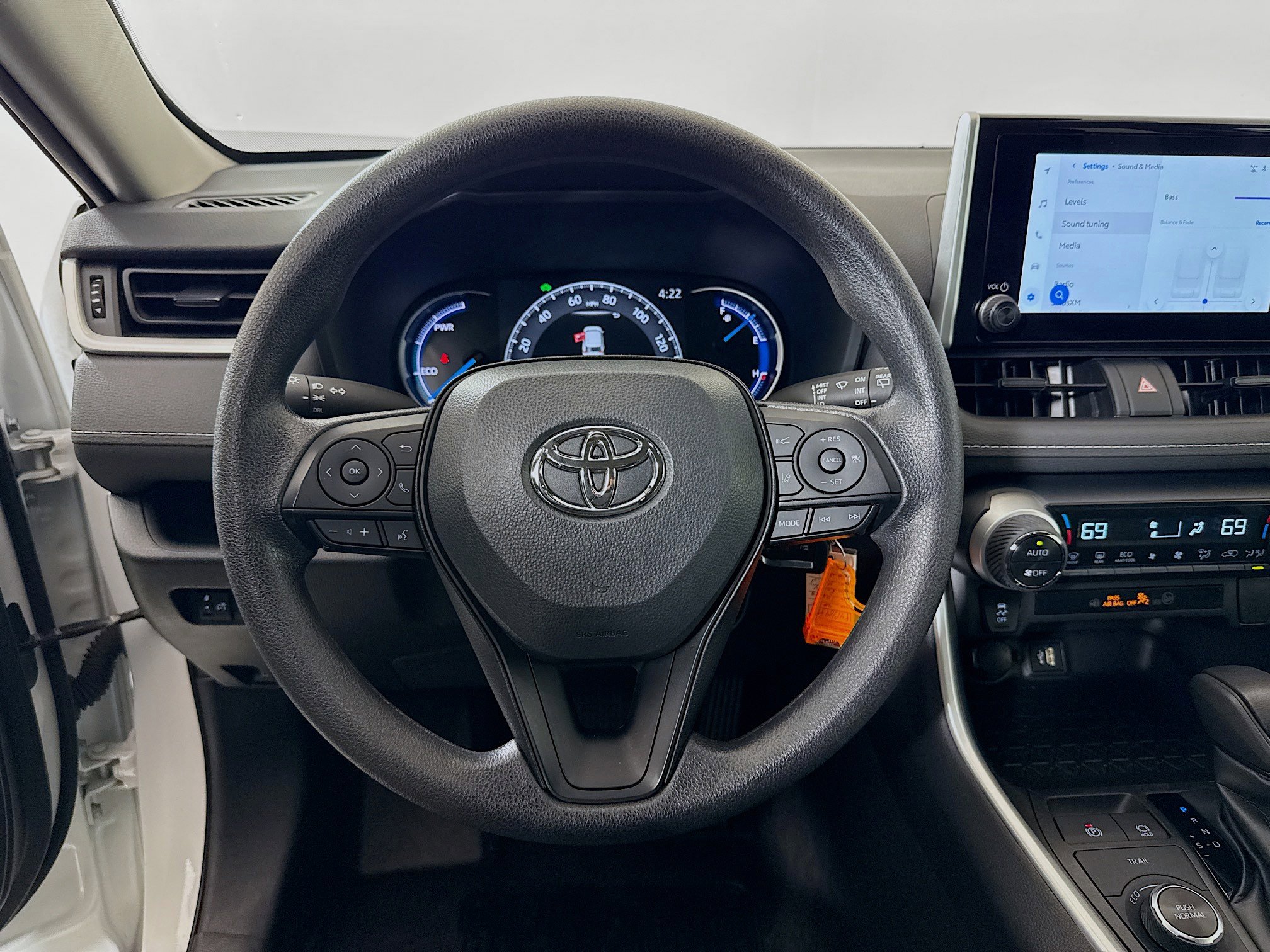 Used 2025 Toyota RAV4 LE AWD/4WD image 12