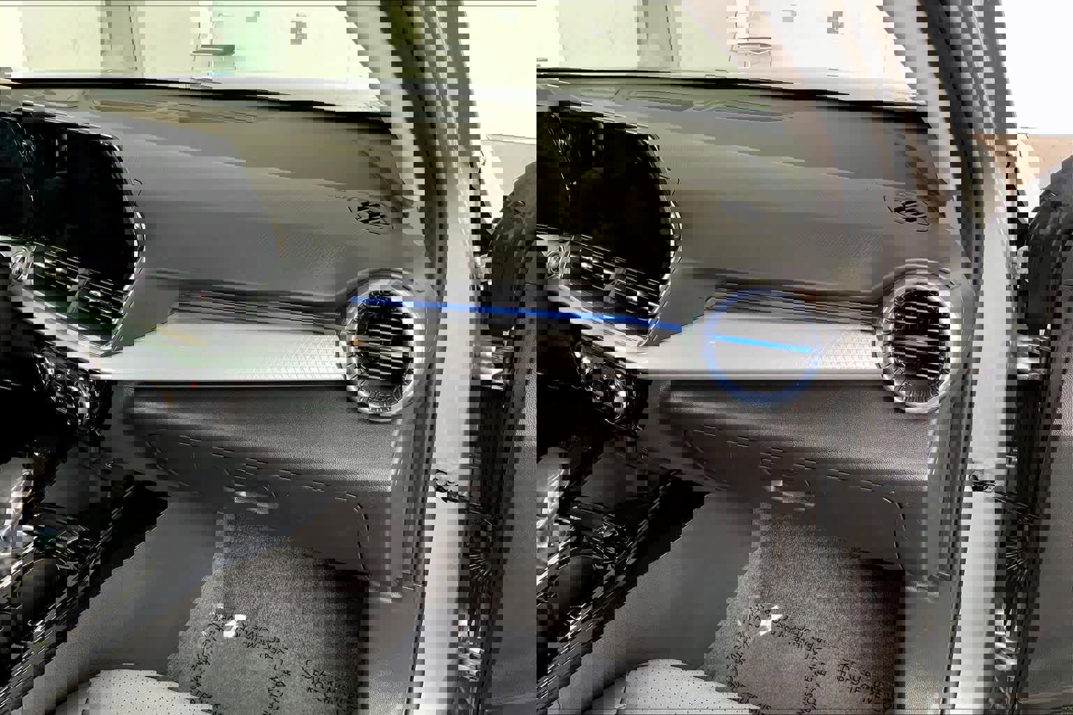 Used 2025 Chevrolet Trax LT w/ LT Convenience Package image 19