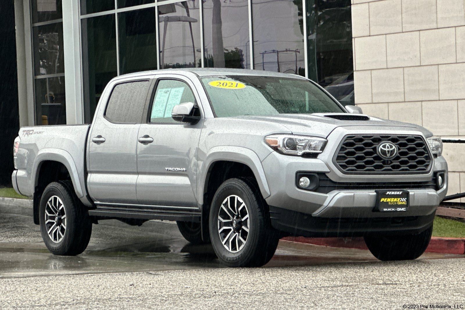 Used 2021 Toyota Tacoma TRD Sport w/ Technology Package image 1