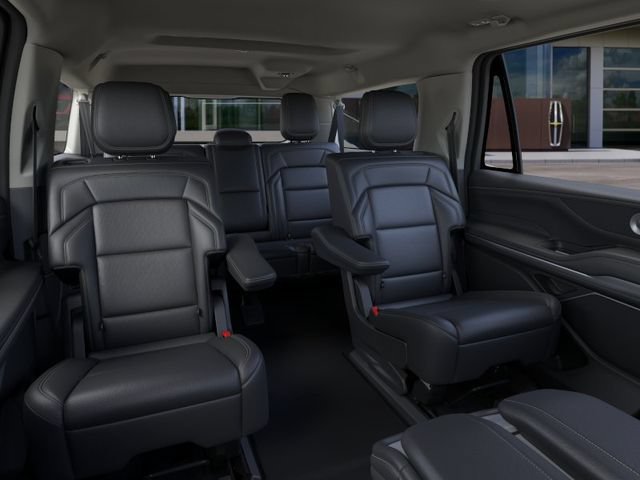 New 2026 Lincoln Navigator L Premier AWD/4WD image 11