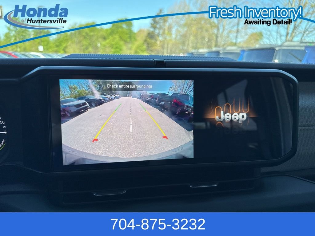 Used 2024 Jeep Wrangler Unlimited Sahara image 28