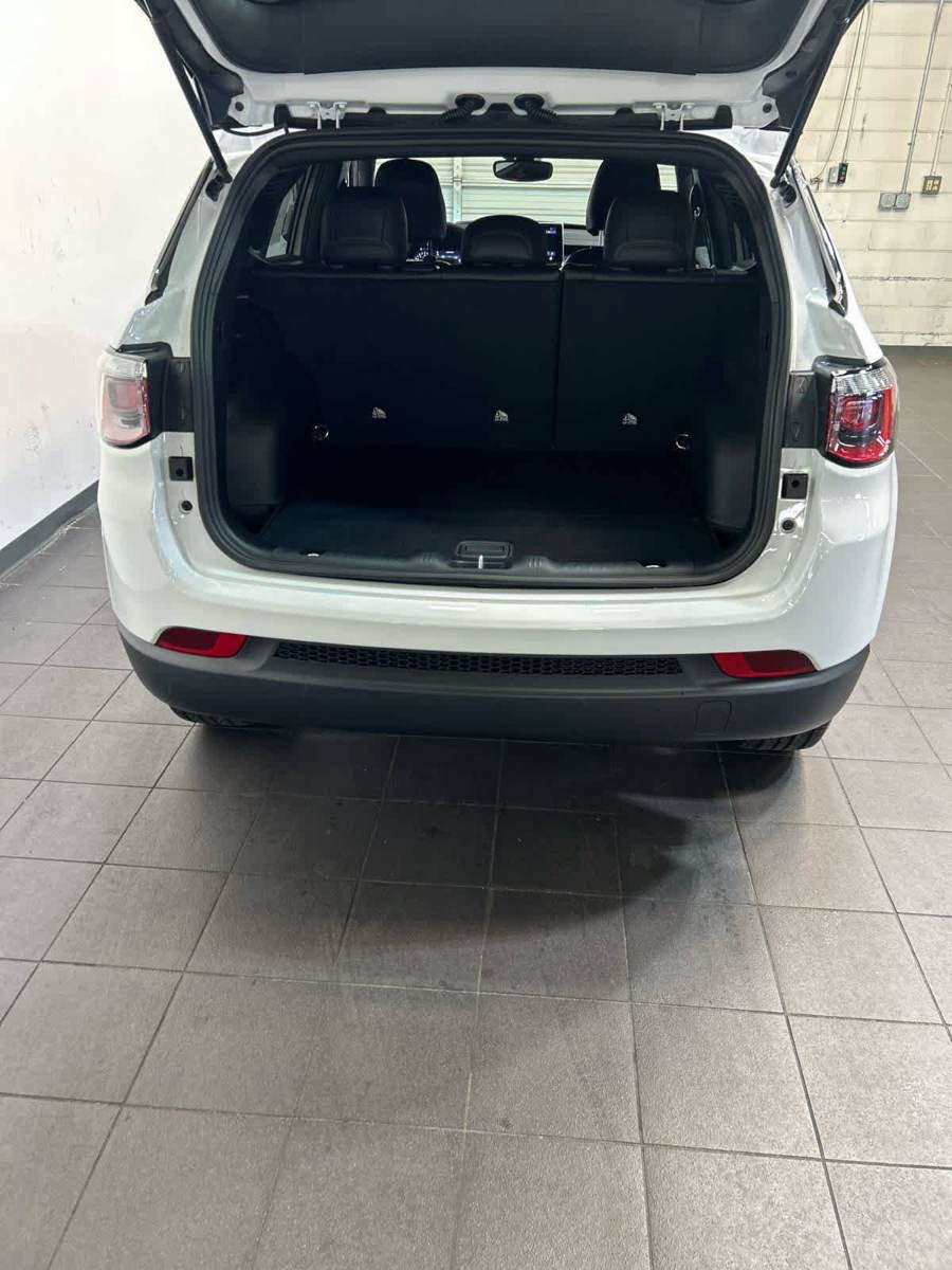 New 2026 Jeep Compass Latitude AWD/4WD image 10
