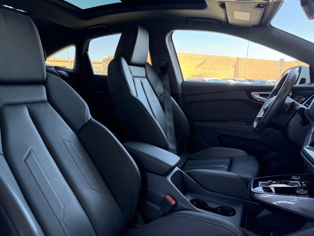 Used 2024 Audi Q4 e-tron Premium w/ Convenience Package image 39