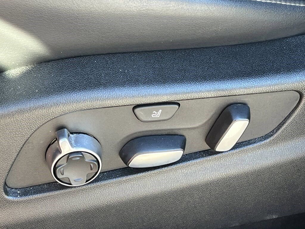 Used 2022 Cadillac XT4 Premium Luxury w/ Driver Assist Package image 18