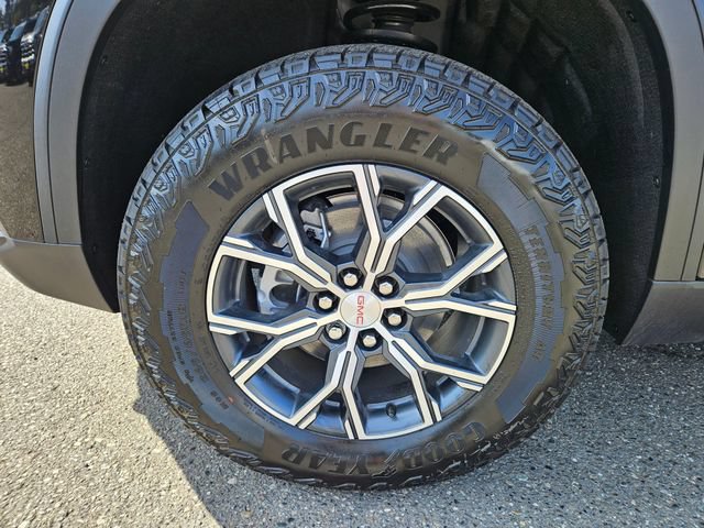 New 2026 GMC Acadia AT4 w/ Luxury Package AWD/4WD image 9
