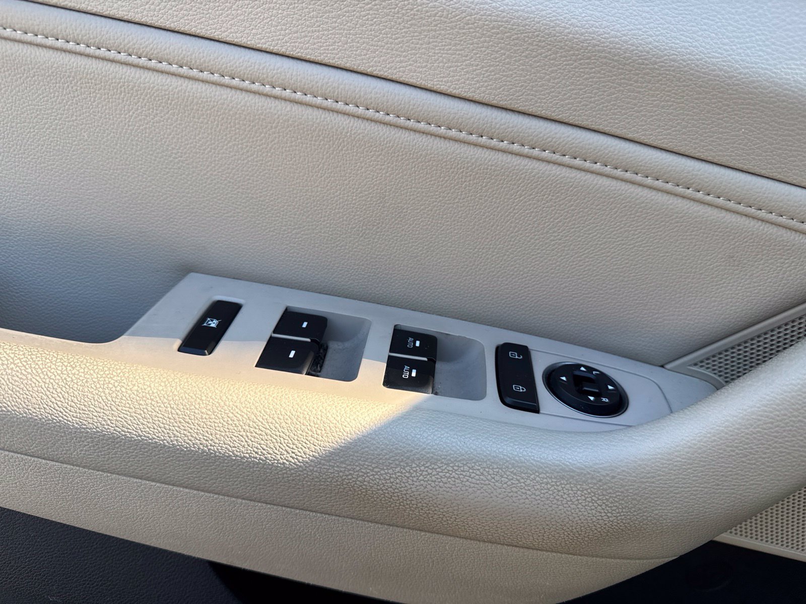 Used 2015 Hyundai Sonata Limited w/ Option Group 05 FWD image 13