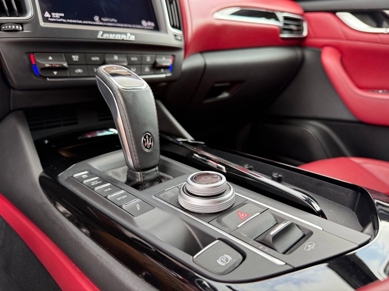 Used 2019 Maserati Levante image 26