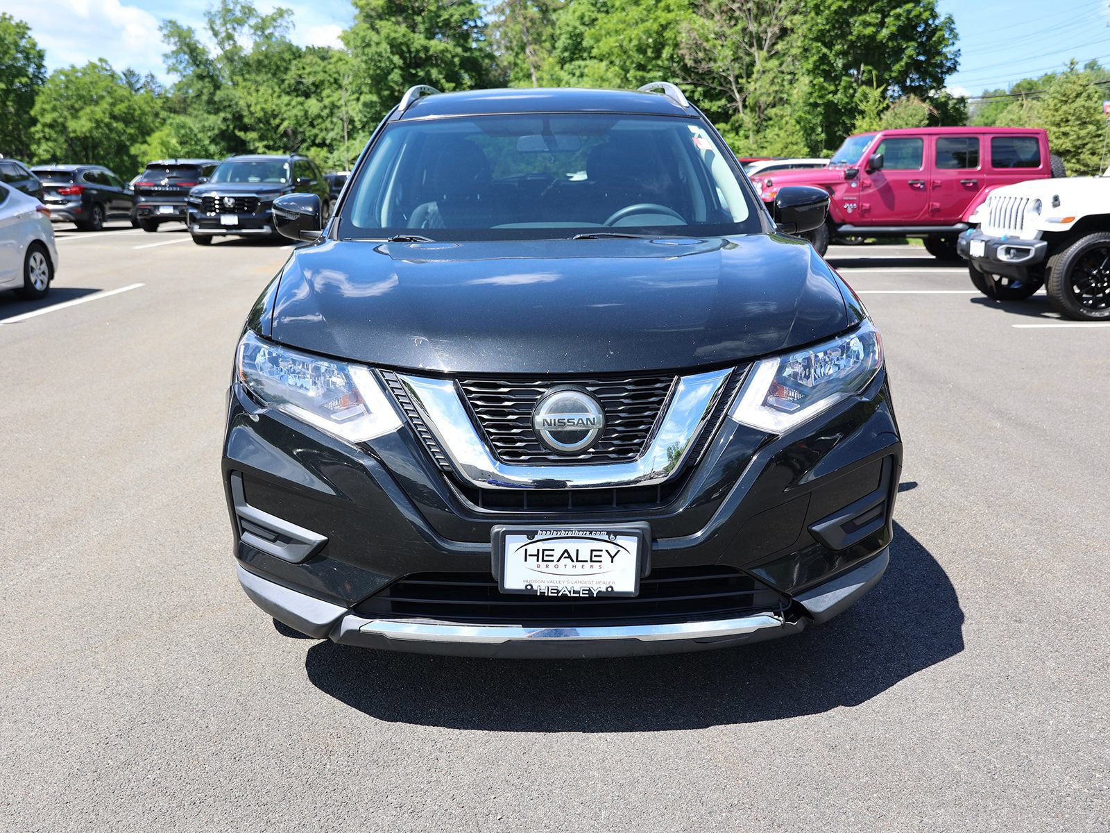 Used 2018 Nissan Rogue SV AWD/4WD image 2