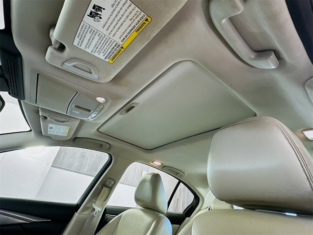 Used 2017 INFINITI Q50 3.0t Premium w/ Driver Assistance Package image 23