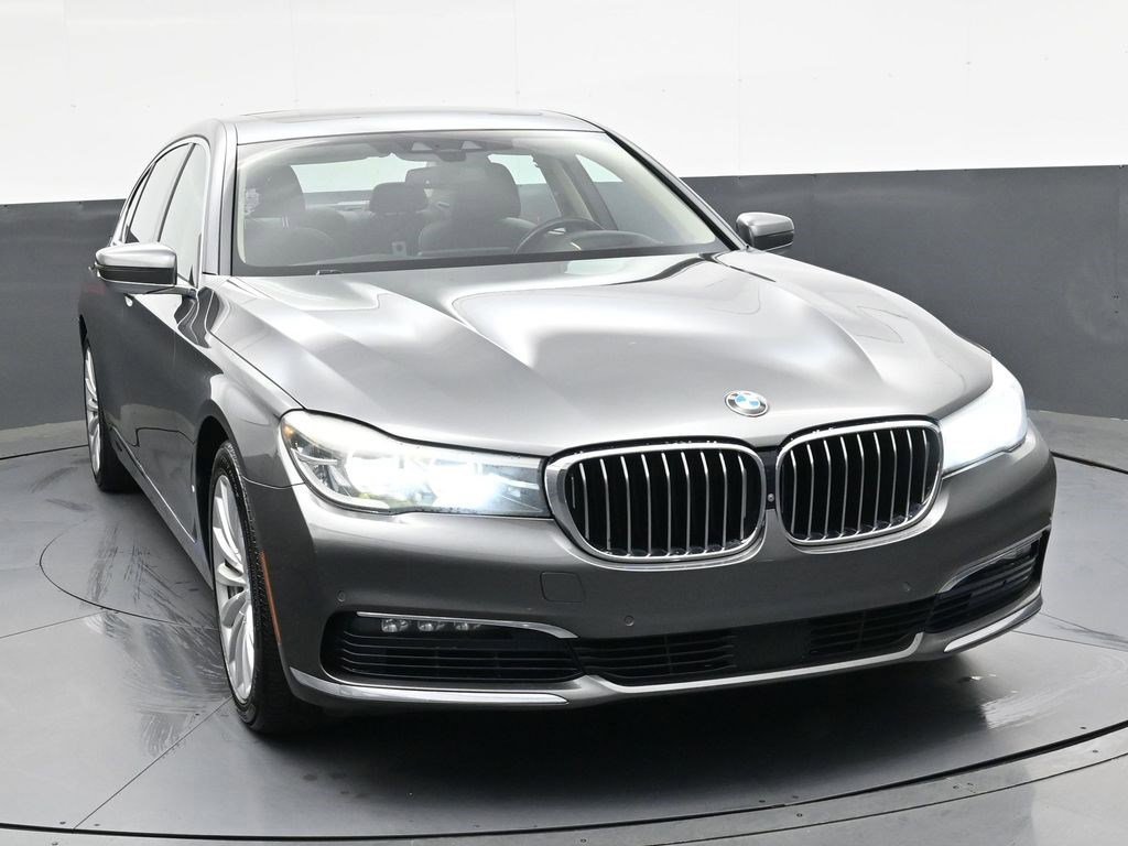 Used 2016 BMW 740i RWD image 9