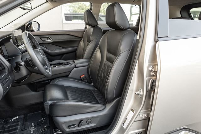 Used 2021 Nissan Rogue Platinum image 10