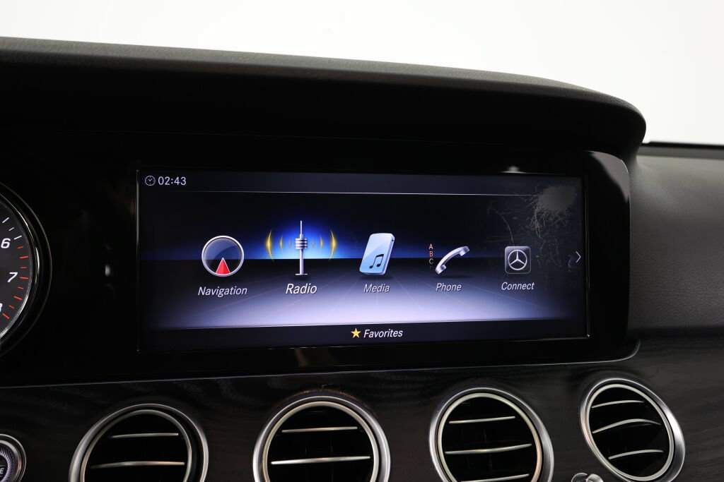 Used 2019 Mercedes-Benz E 300 4MATIC image 37