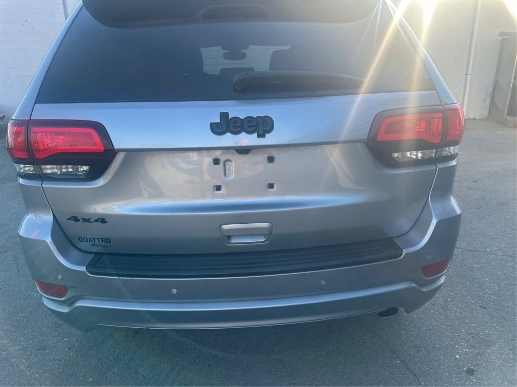 Used 2020 Jeep Grand Cherokee Altitude image 16