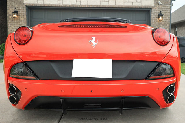 Used 2012 Ferrari California RWD image 7
