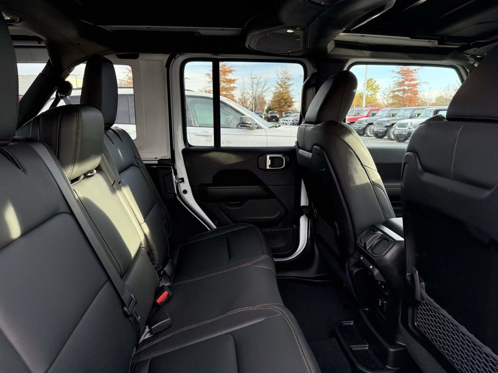 New 2026 Jeep Wrangler Unlimited Sahara AWD/4WD image 15