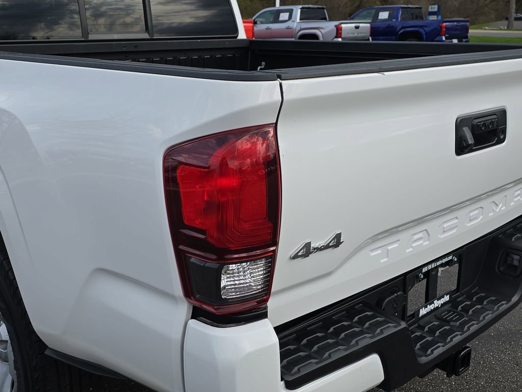 Certified 2023 Toyota Tacoma SR AWD/4WD image 35