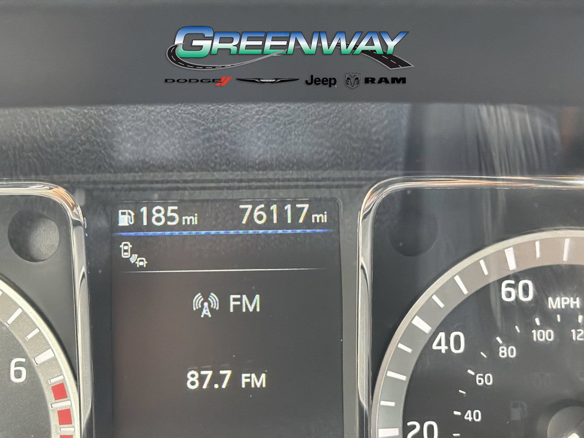 Used 2019 Nissan Titan SV w/ SV Convenience Package RWD image 32