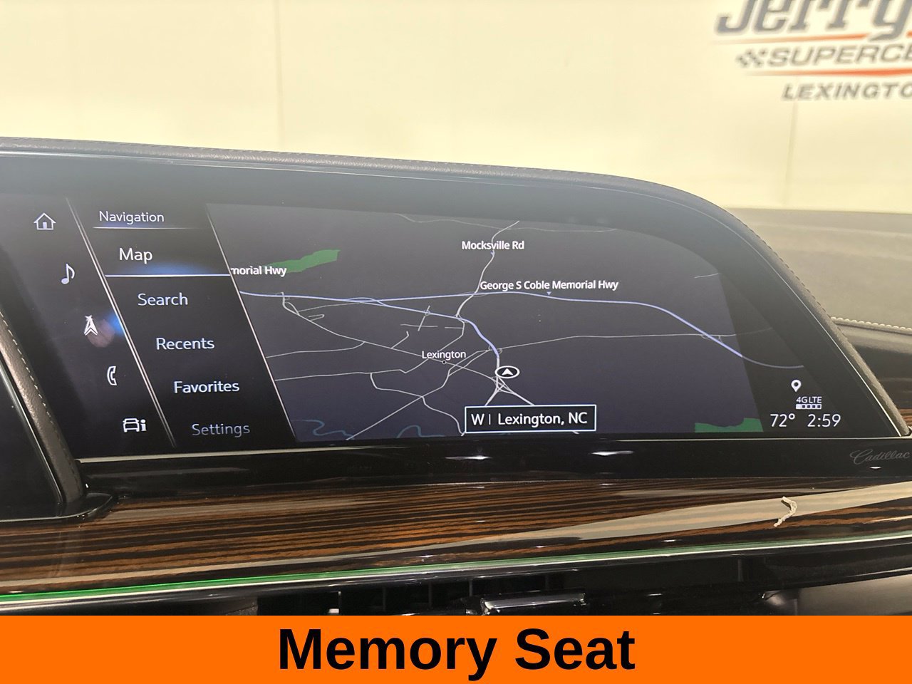 Used 2024 Cadillac Escalade ESV Premium Luxury AWD/4WD image 21