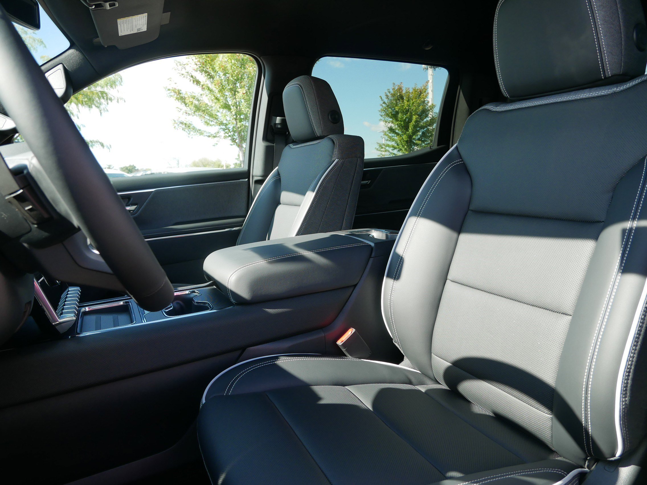 New 2026 GMC Sierra EV Elevation w/ LPO, Elevation Dark Package image 4