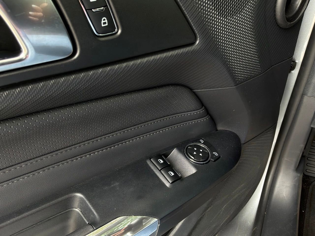Used 2025 Ford Mustang GT Premium RWD image 16