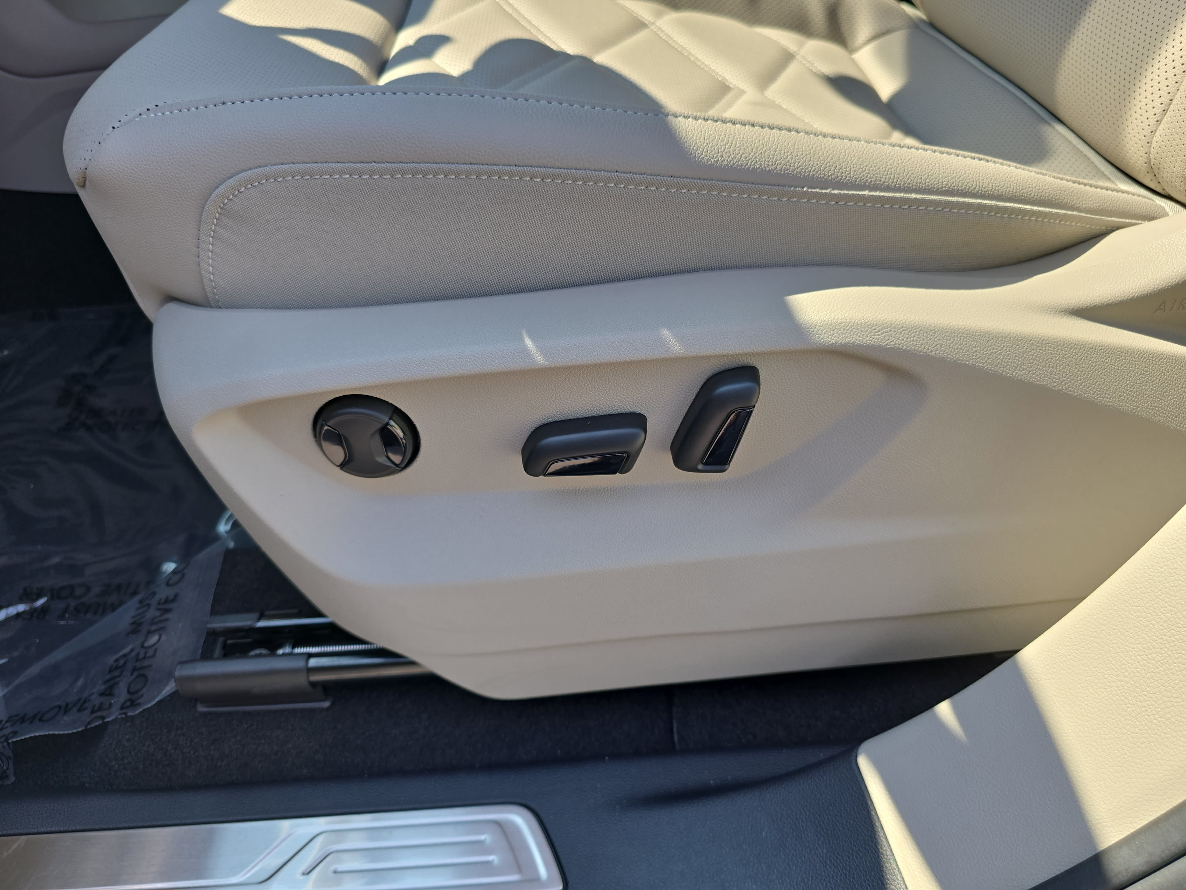 New 2026 Volkswagen Atlas SE FWD image 28
