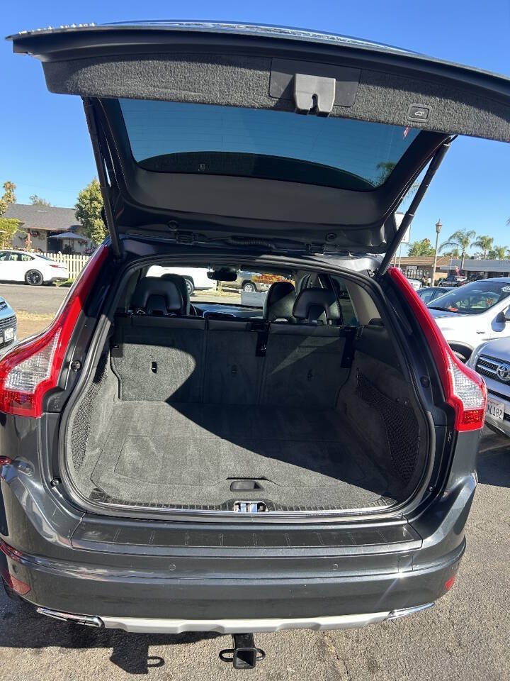 Used 2016 Volvo XC60 T5 Premier w/ Proximity Package FWD image 15