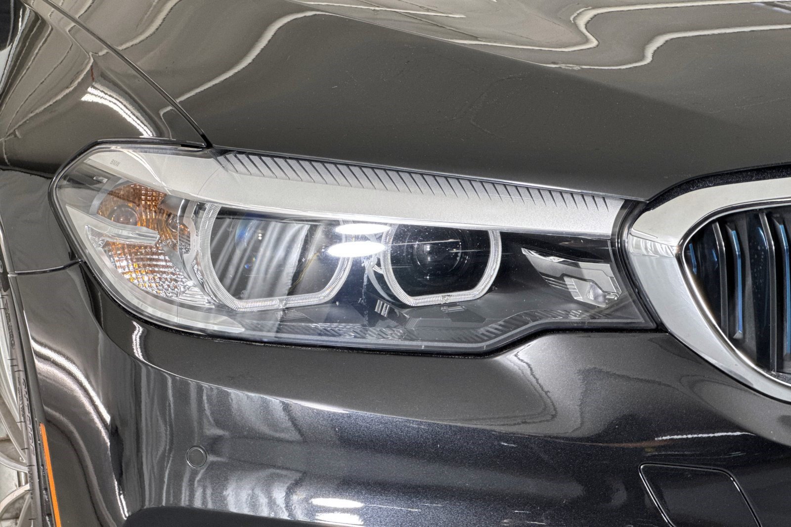 Used 2019 BMW 530e w/ Convenience Package RWD image 12