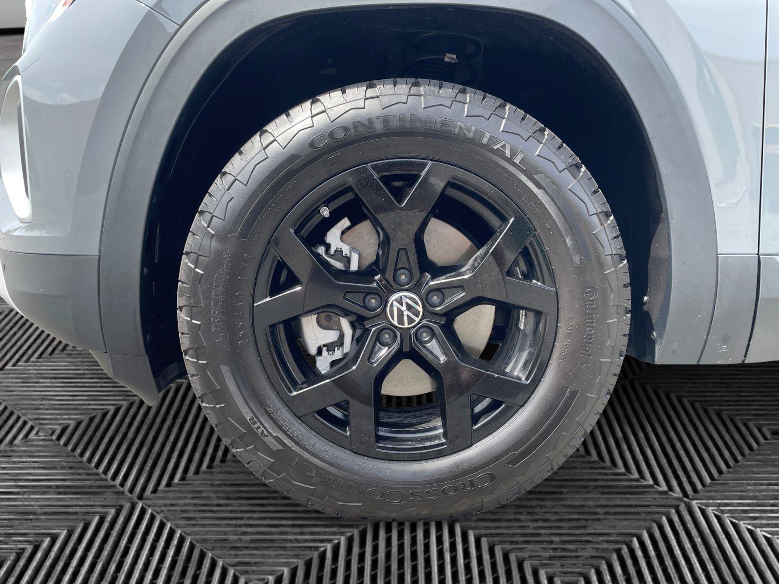 Used 2026 Volkswagen Atlas Peak Edition AWD/4WD image 14