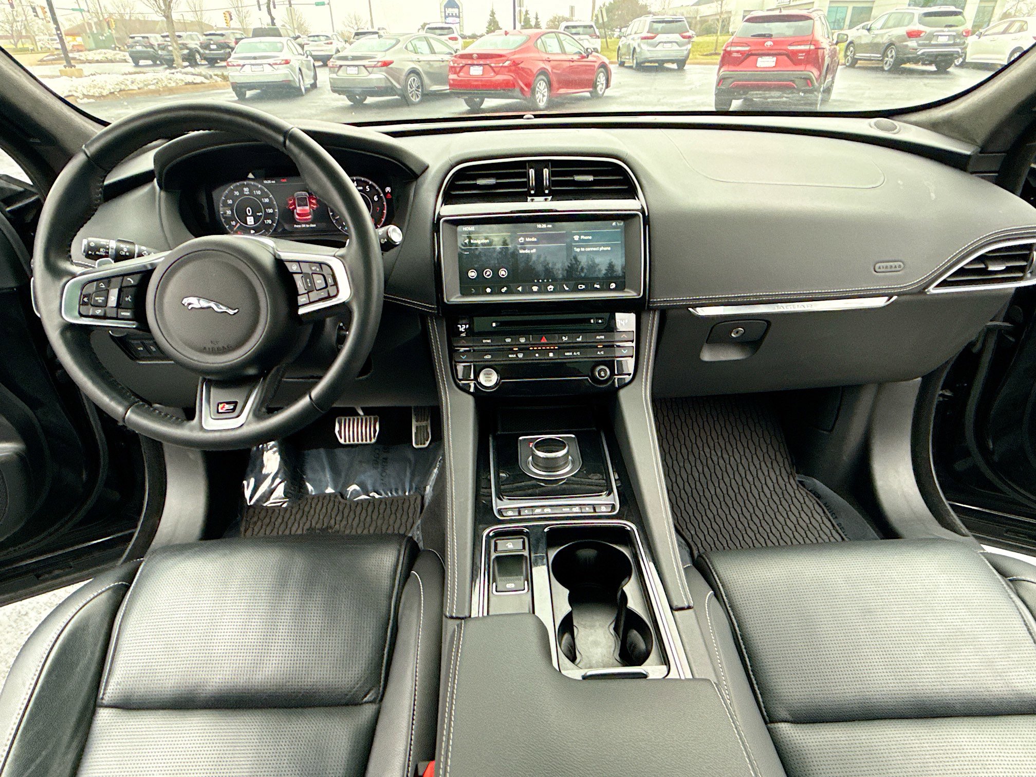 Used 2020 Jaguar F-PACE S image 3