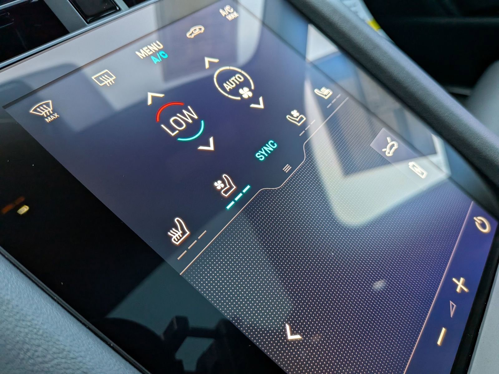 Used 2026 Porsche Taycan image 20