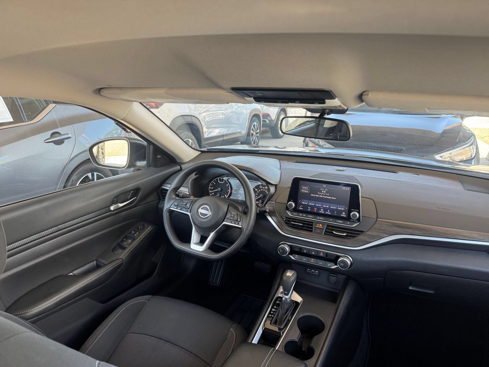 Used 2025 Nissan Altima 2.5 SV FWD image 35