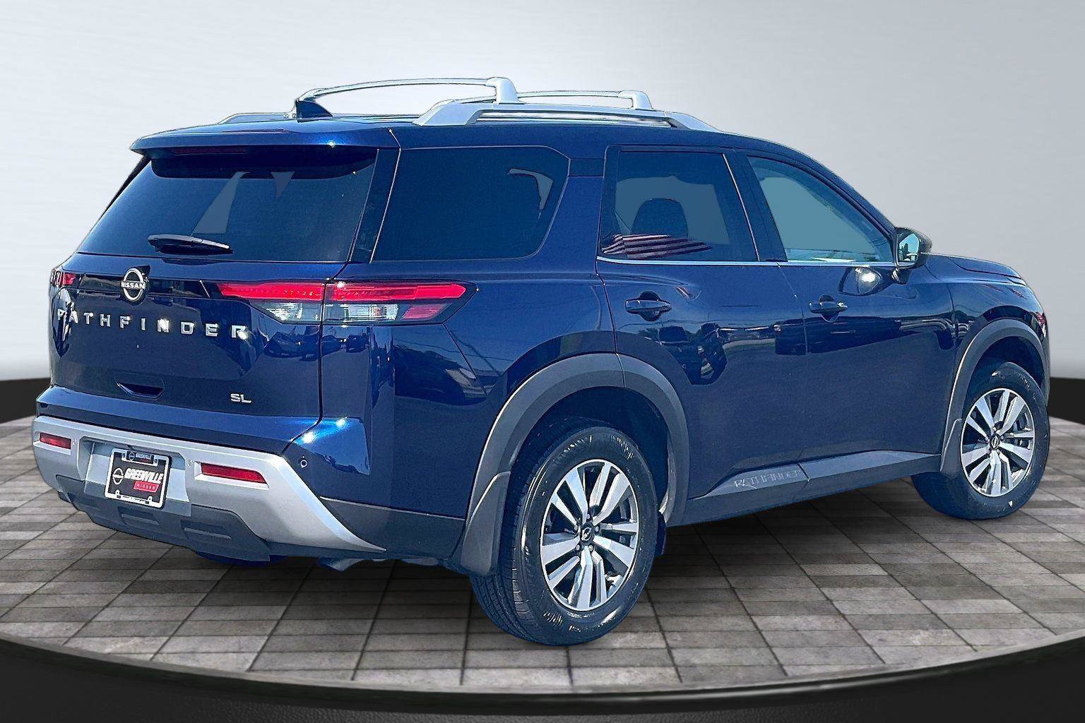 Certified 2024 Nissan Pathfinder SL FWD image 15