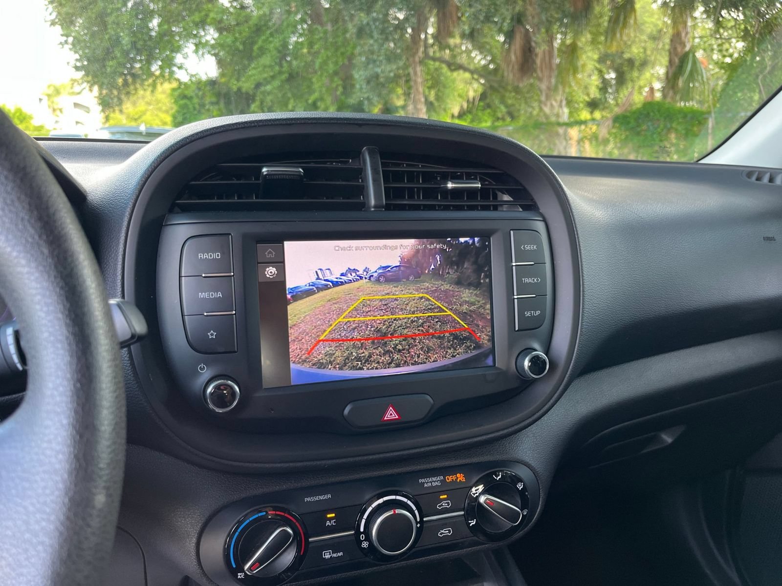 Used 2025 Kia Soul LX w/ LX Technology Package FWD image 21