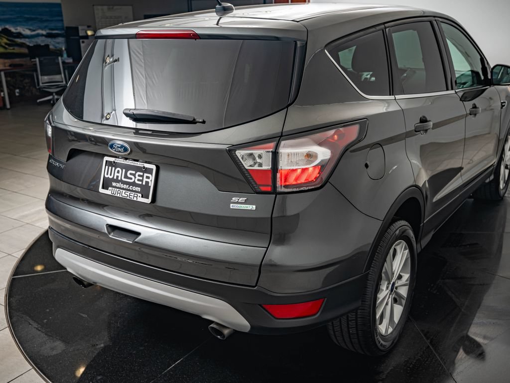 Used 2017 Ford Escape SE FWD image 16