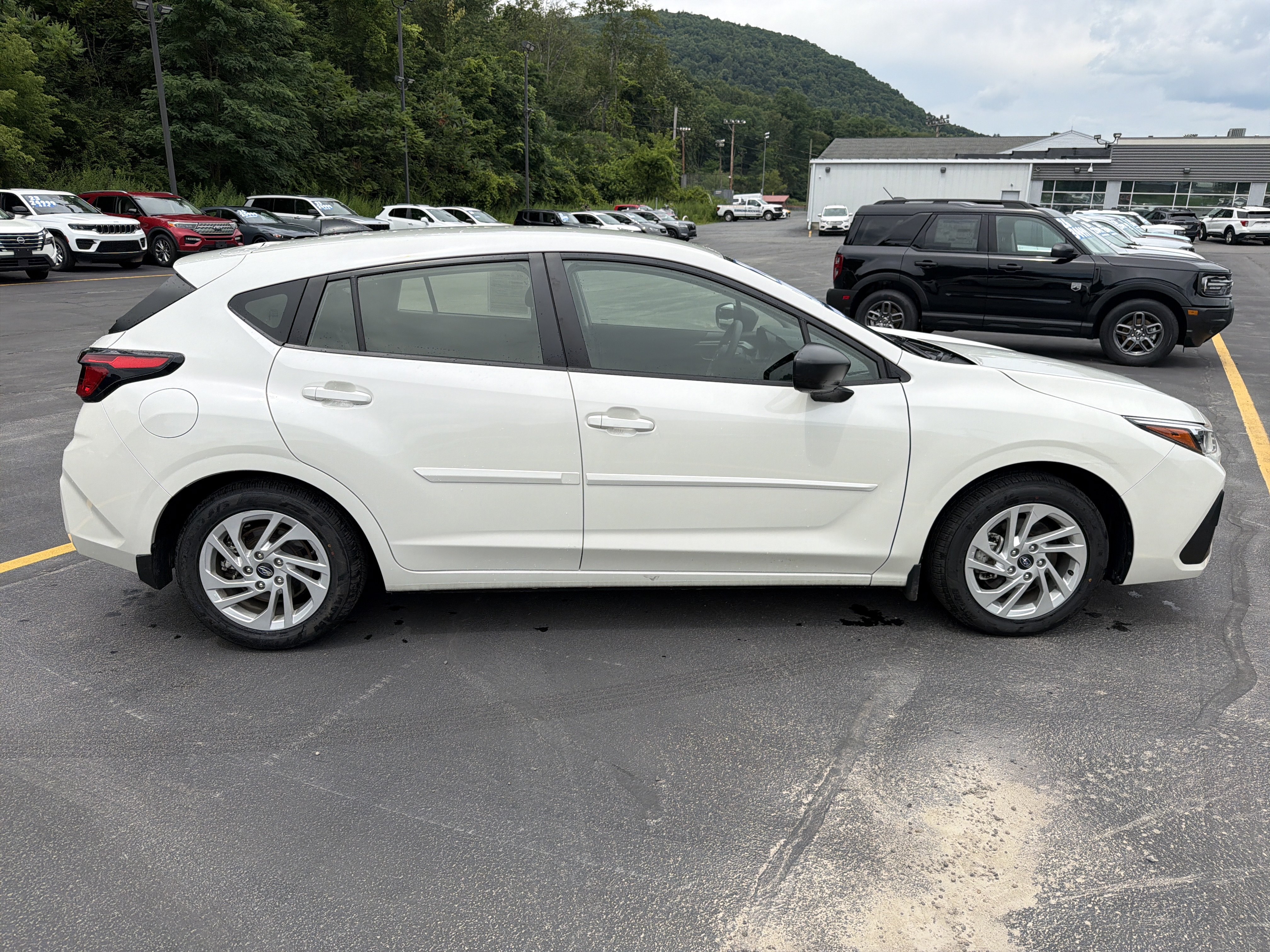 Used 2024 Subaru Impreza 2.0i AWD/4WD image 8
