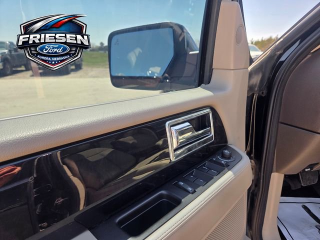 Used 2017 Lincoln Navigator L Select AWD/4WD image 10