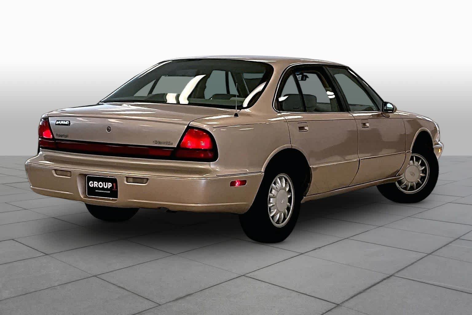 Used 1999 Oldsmobile 88 FWD image 12