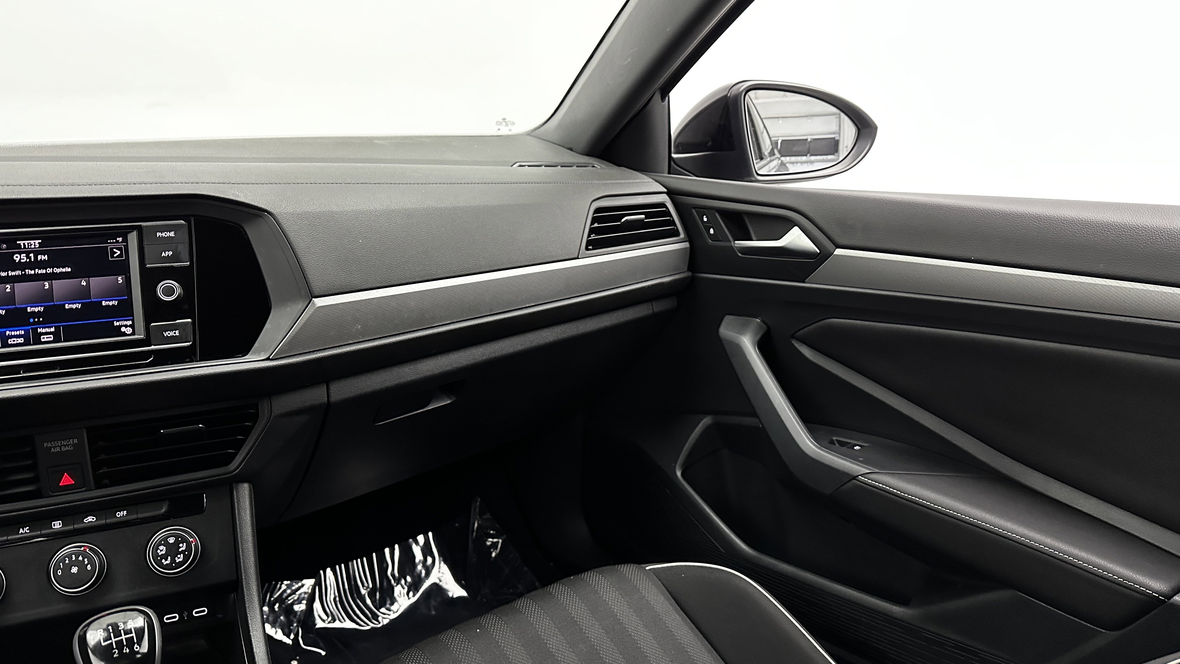 Used 2023 Volkswagen Jetta Sport image 24