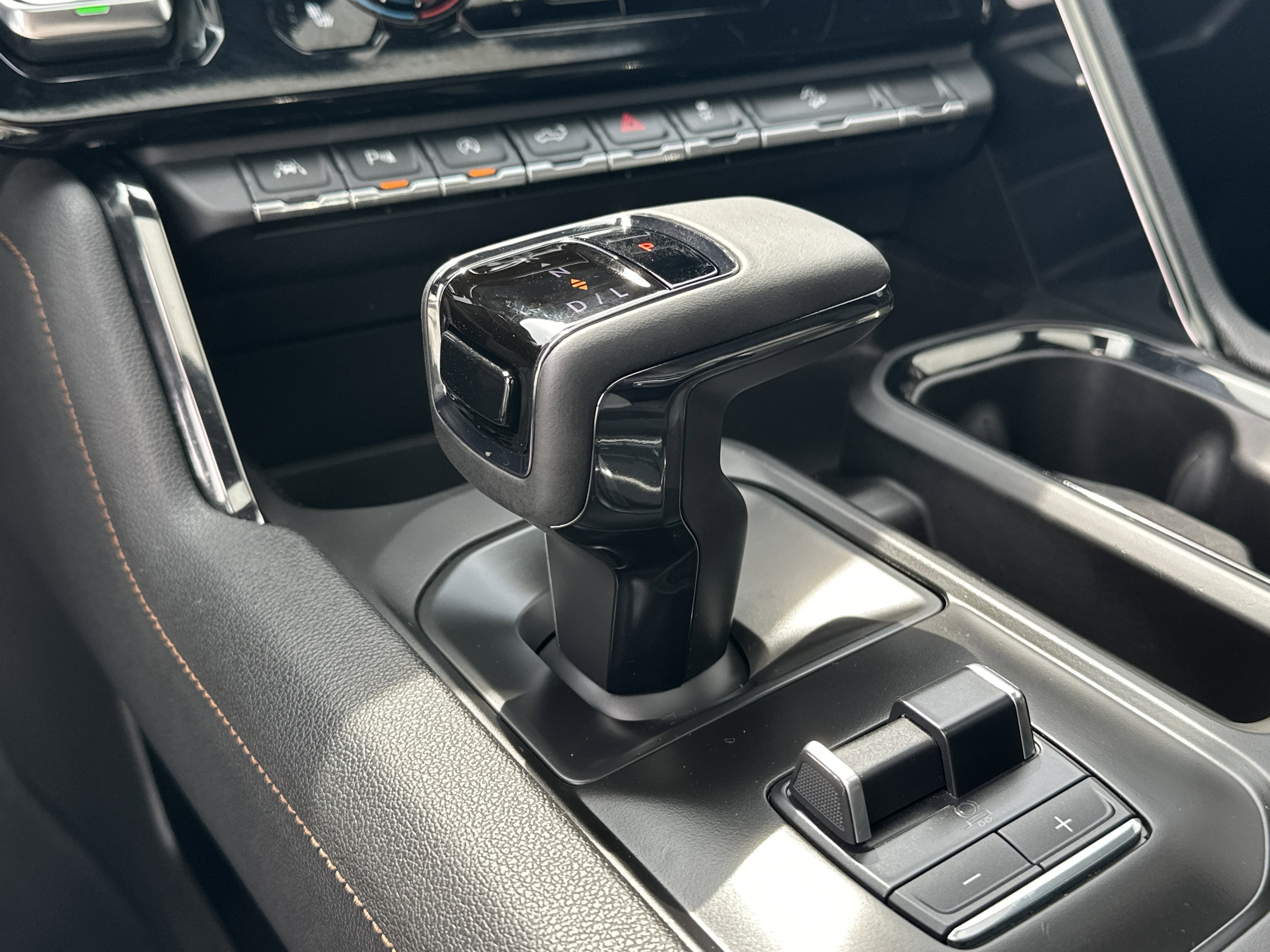 Used 2023 GMC Sierra 1500 AT4 w/ Technology Package image 32