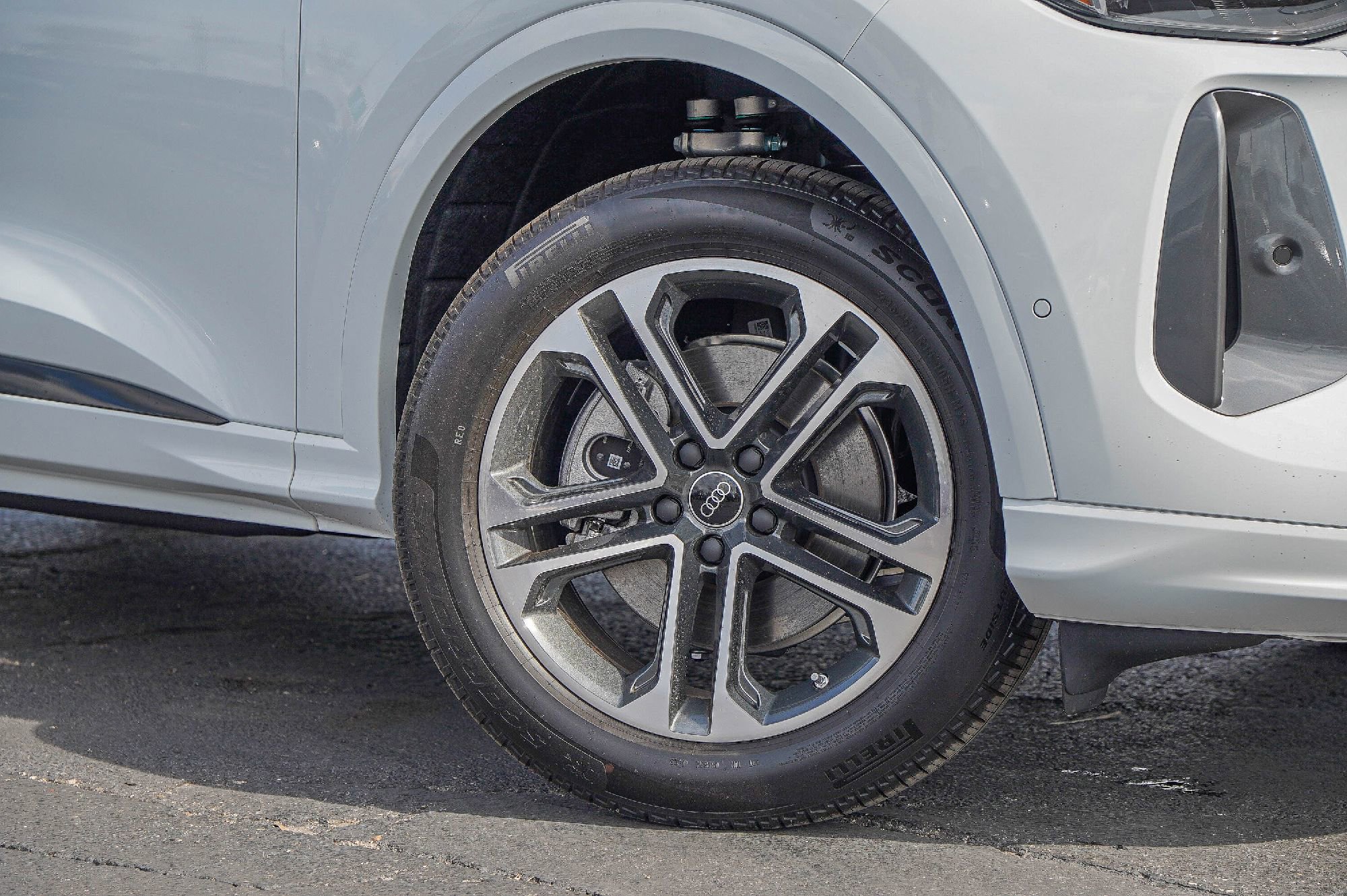 New 2025 Audi Q5 Premium Plus image 2