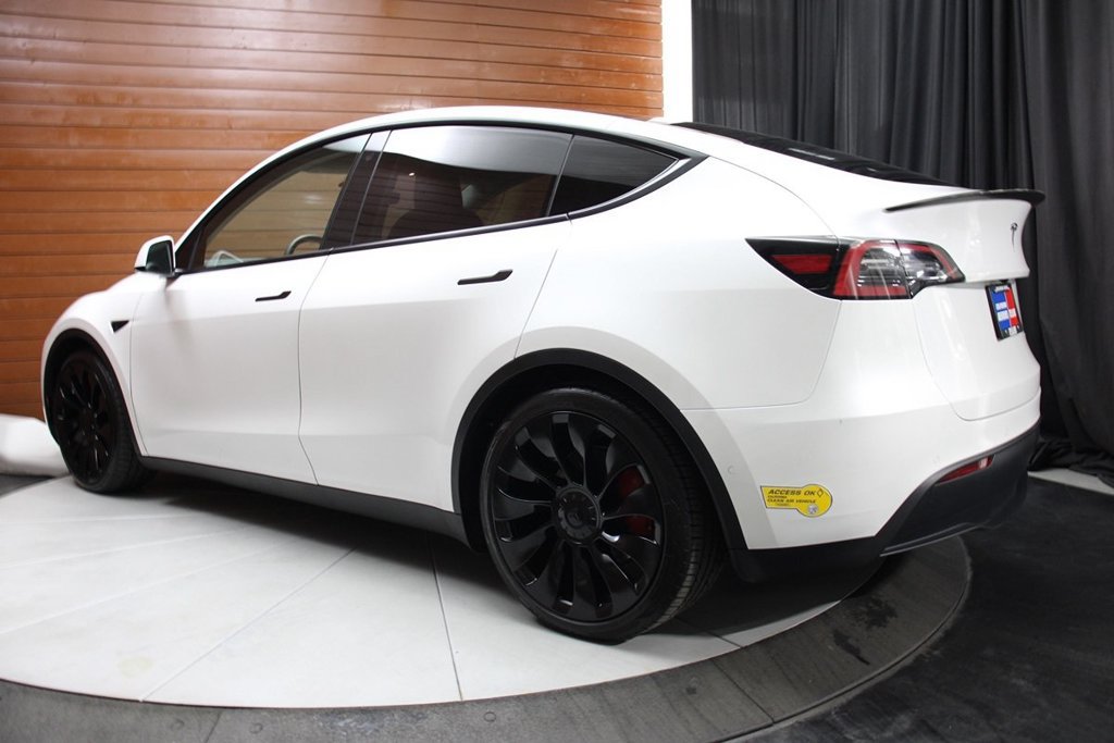 Used 2022 Tesla Model Y Performance AWD/4WD image 8