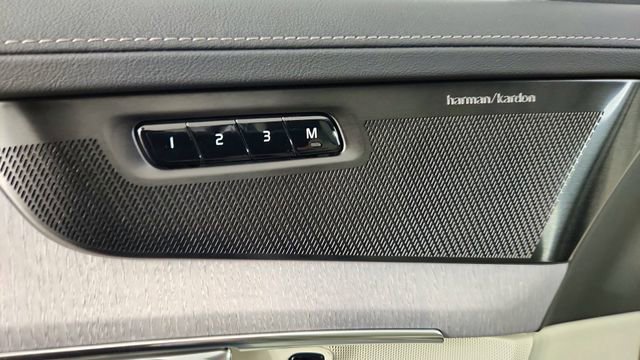 New 2026 Volvo XC90 T8 Ultra w/ Protection Package Premier AWD/4WD image 11